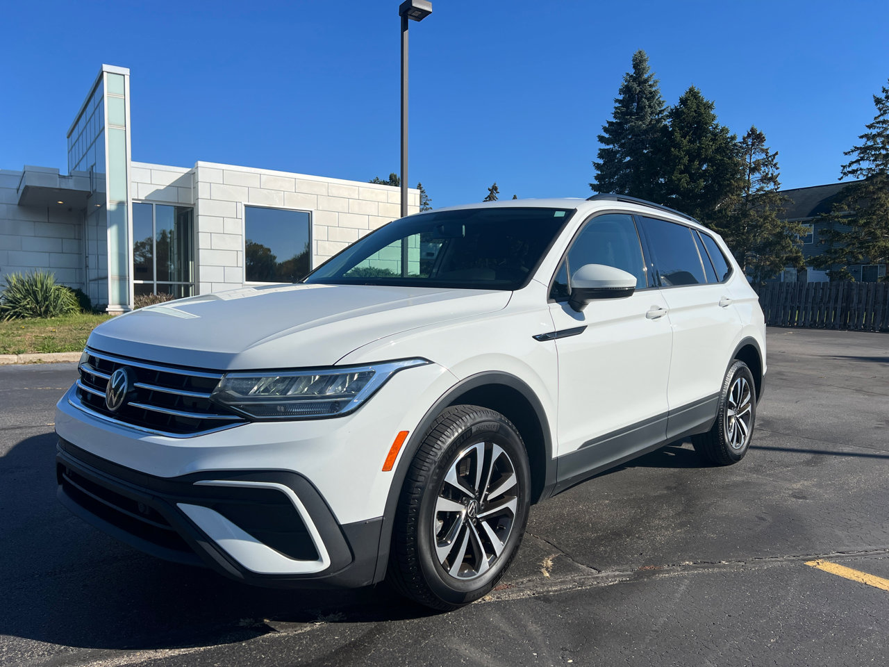 Used 2022 Volkswagen Tiguan S image 1