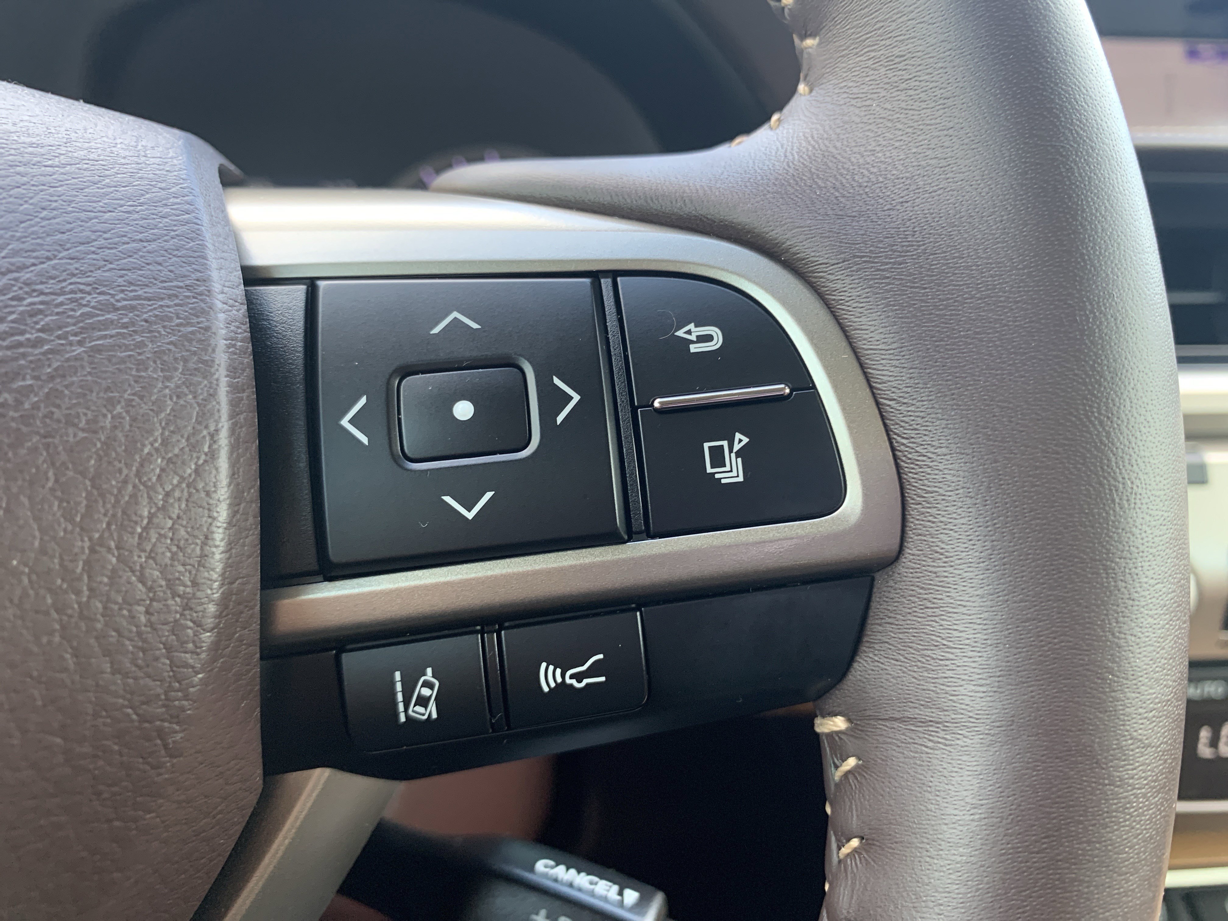 Used 2018 Lexus ES 350 w/ Luxury Package w/Wood Trim FWD image 20