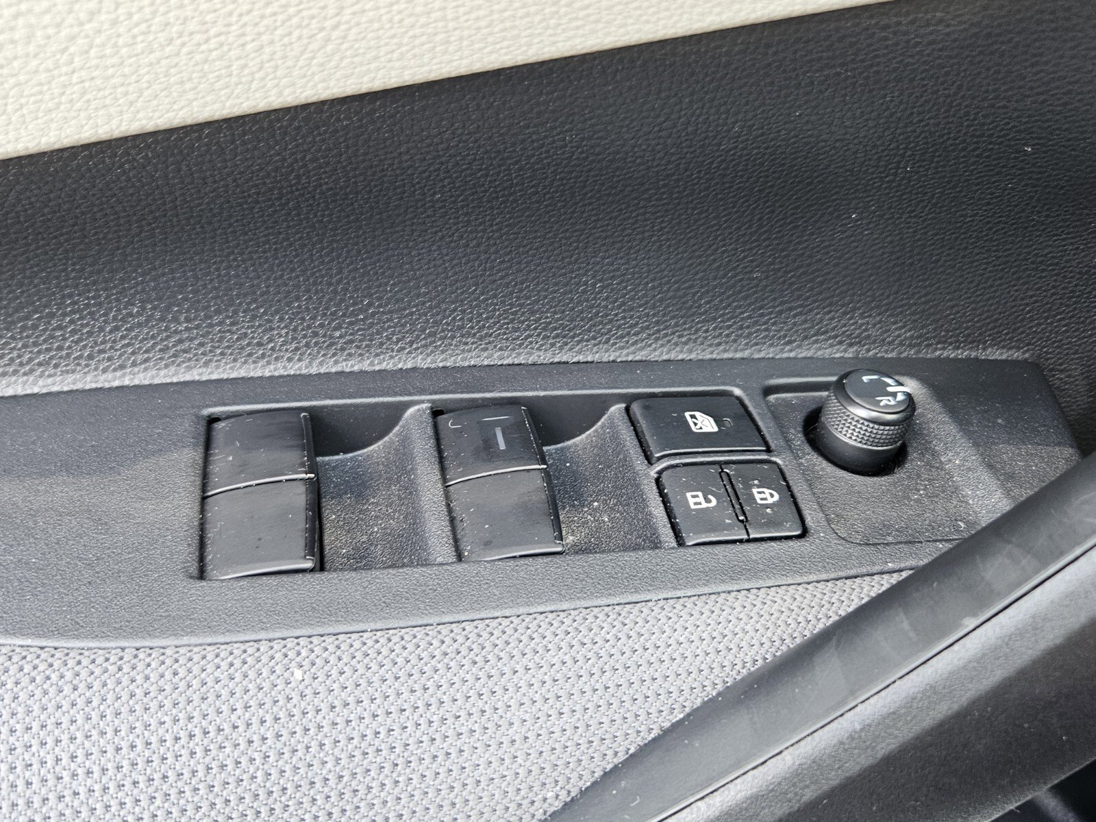 Certified 2025 Toyota Corolla LE image 12