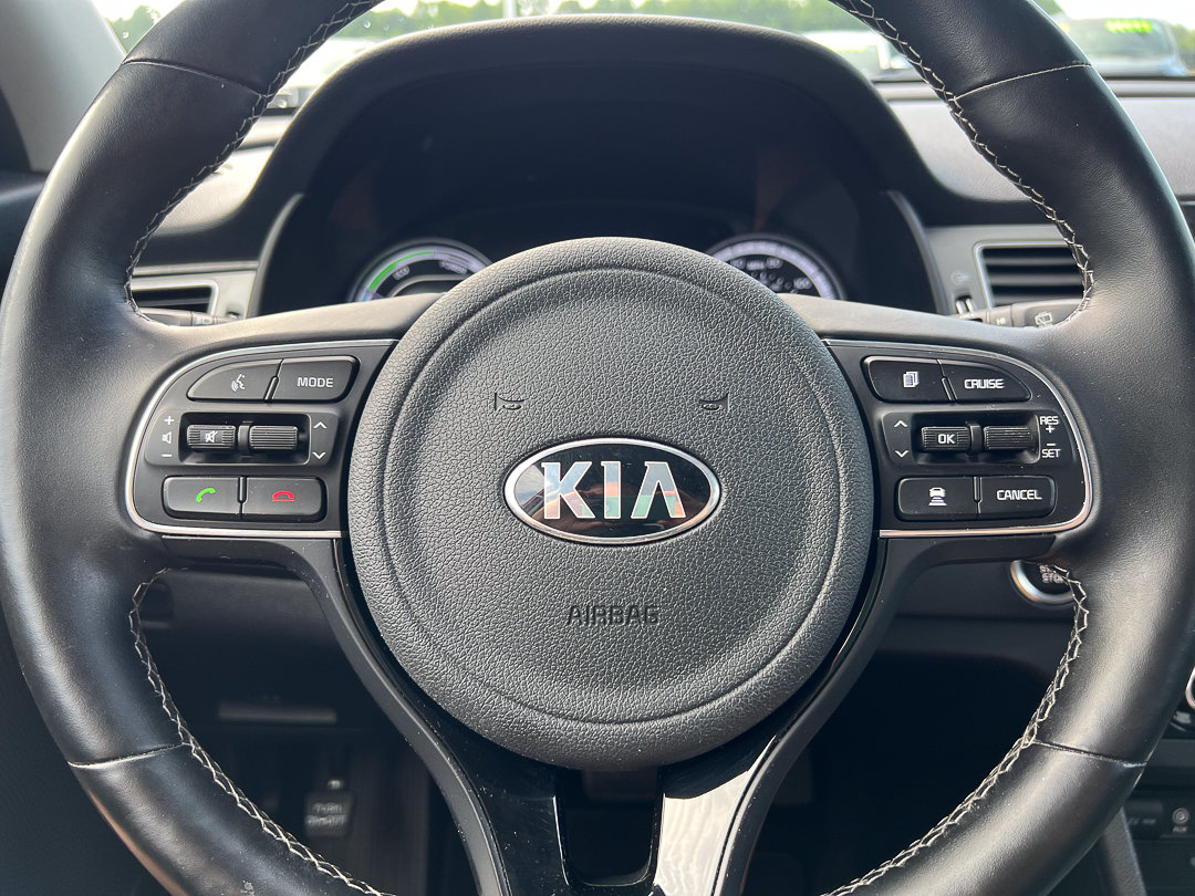 Used 2019 Kia Niro EX w/ Option Group 040 FWD image 18