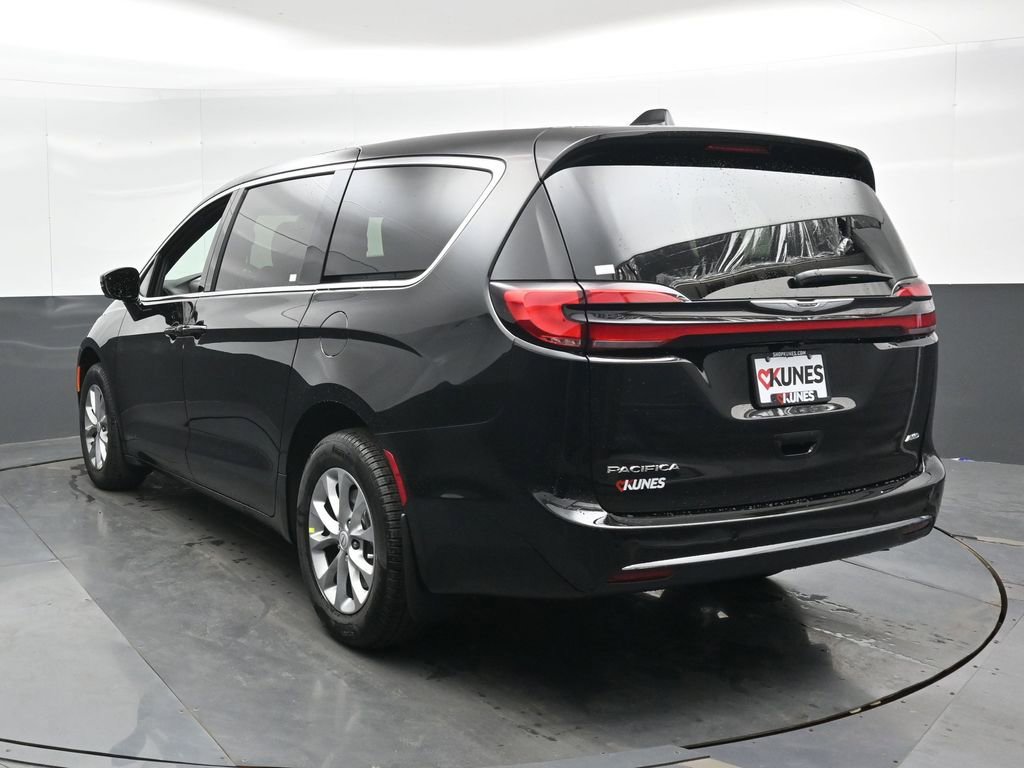 New 2026 Chrysler Pacifica Select image 8
