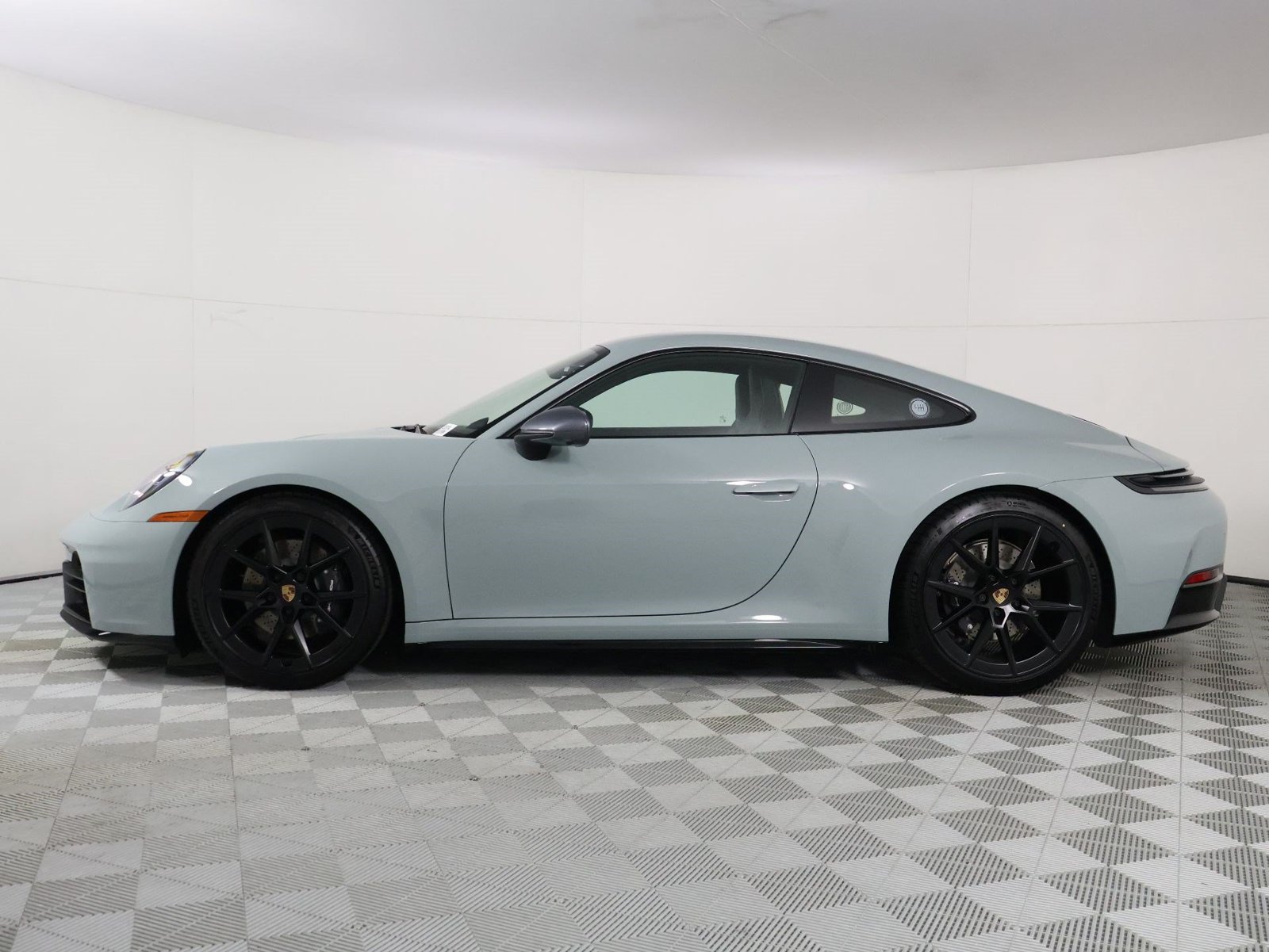 New 2026 Porsche 911 Carrera T RWD image 2