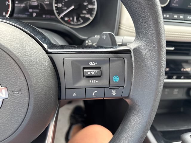 Used 2023 Nissan Rogue SV AWD/4WD image 12