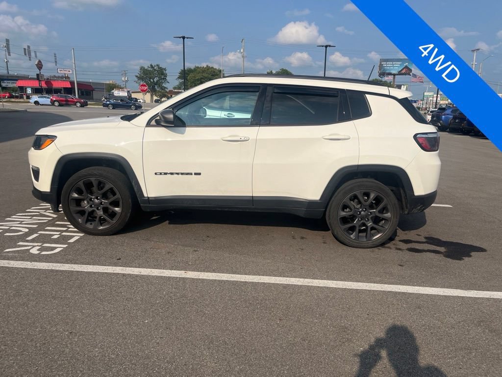 Used 2021 Jeep Compass Latitude w/ Sun and Sound Group AWD/4WD image 5