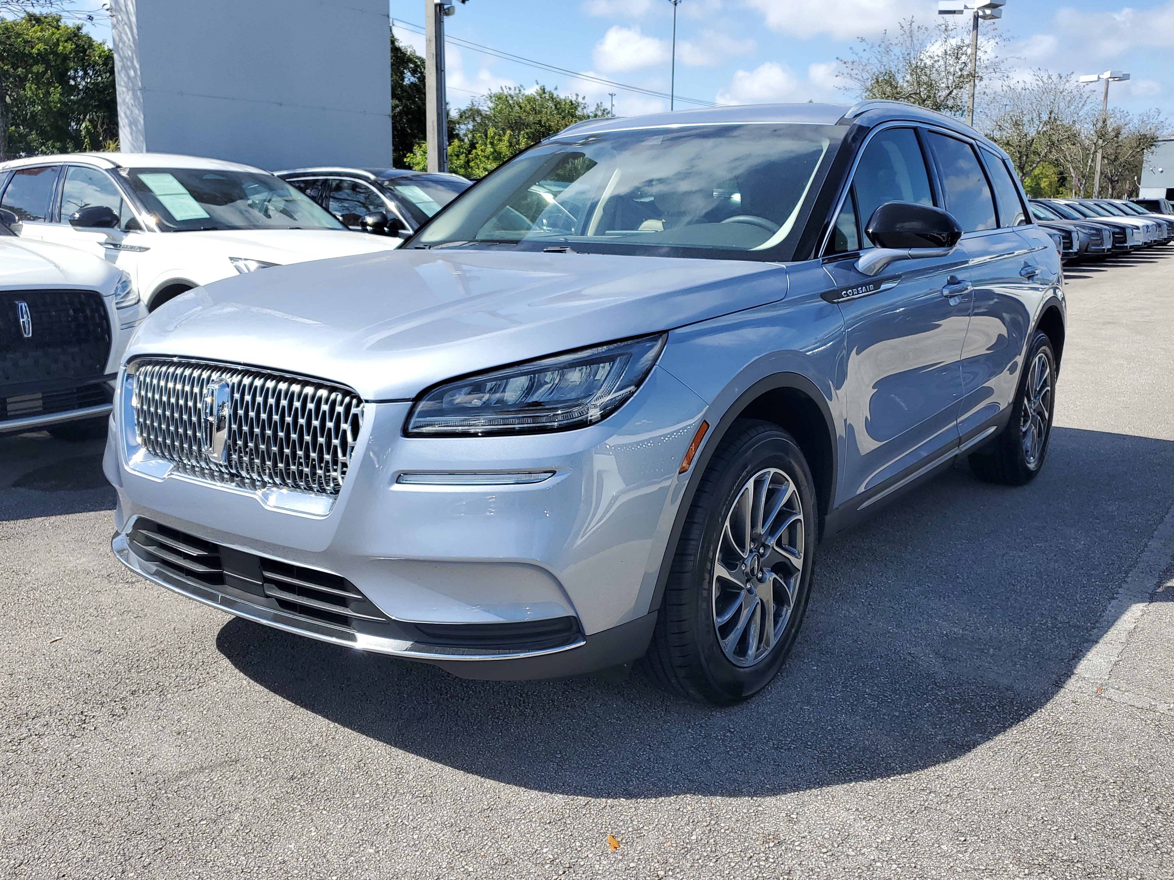 Used 2022 Lincoln Corsair FWD image 3