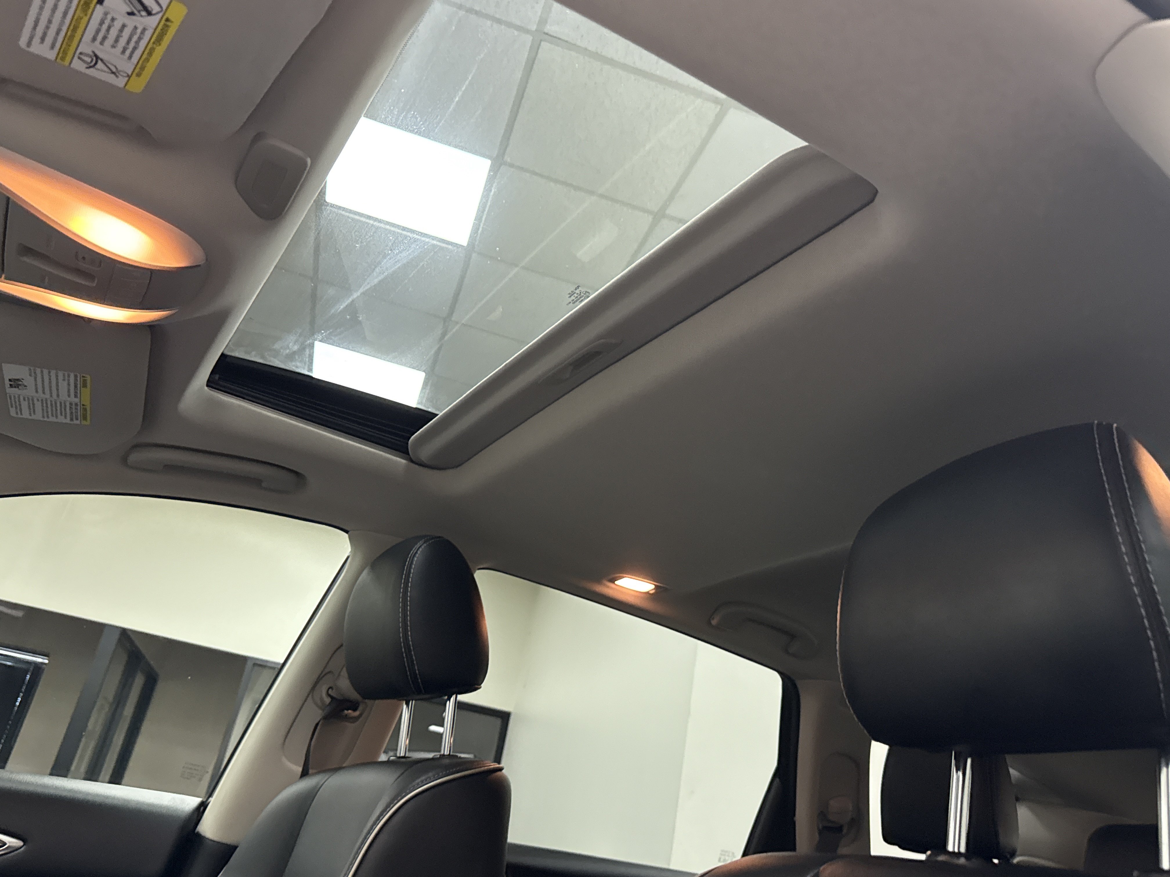 Used 2019 INFINITI QX60 Luxe w/ Essential Package FWD image 14