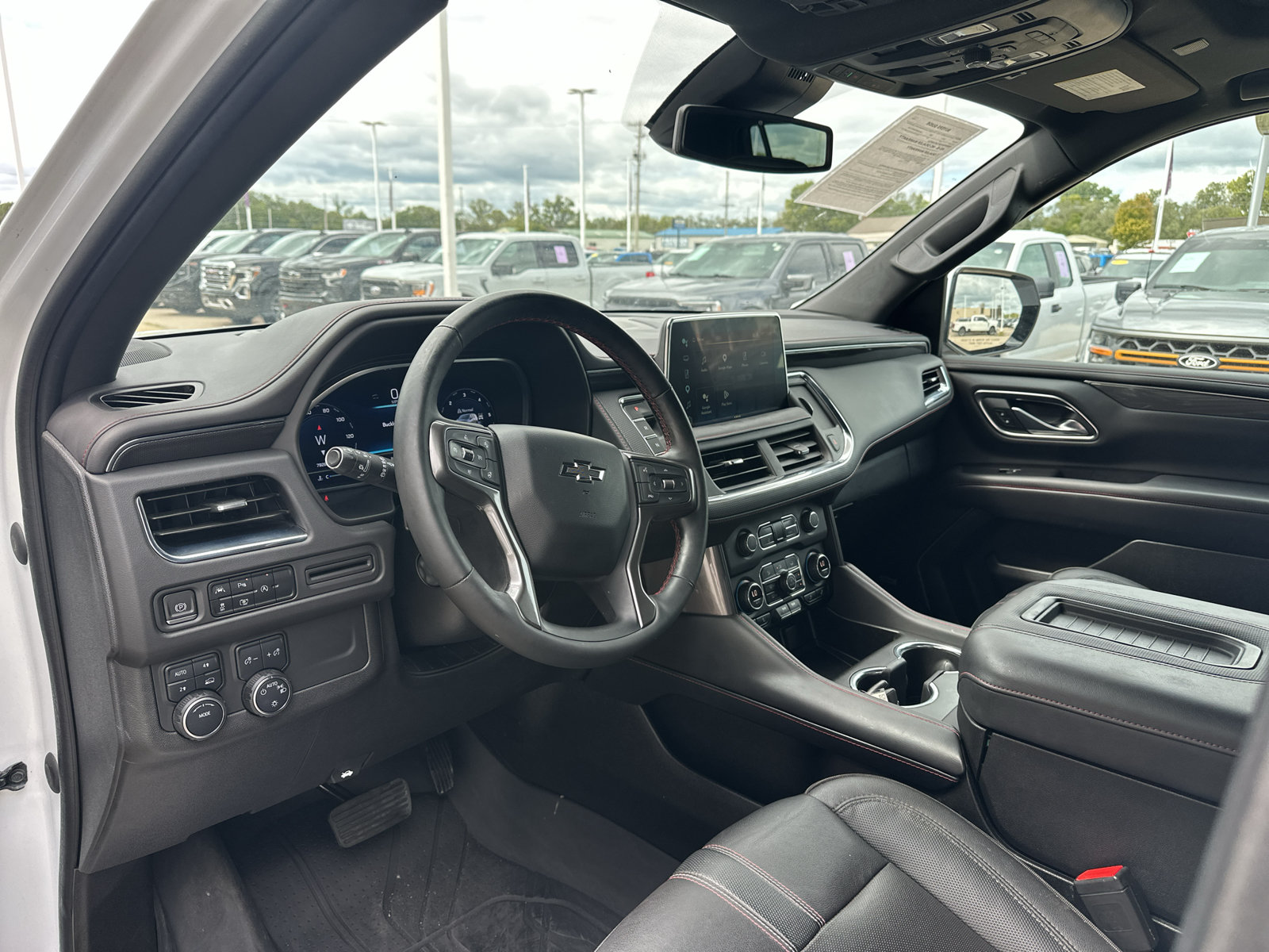 Used 2023 Chevrolet Tahoe RST w/ Luxury Package AWD/4WD image 2