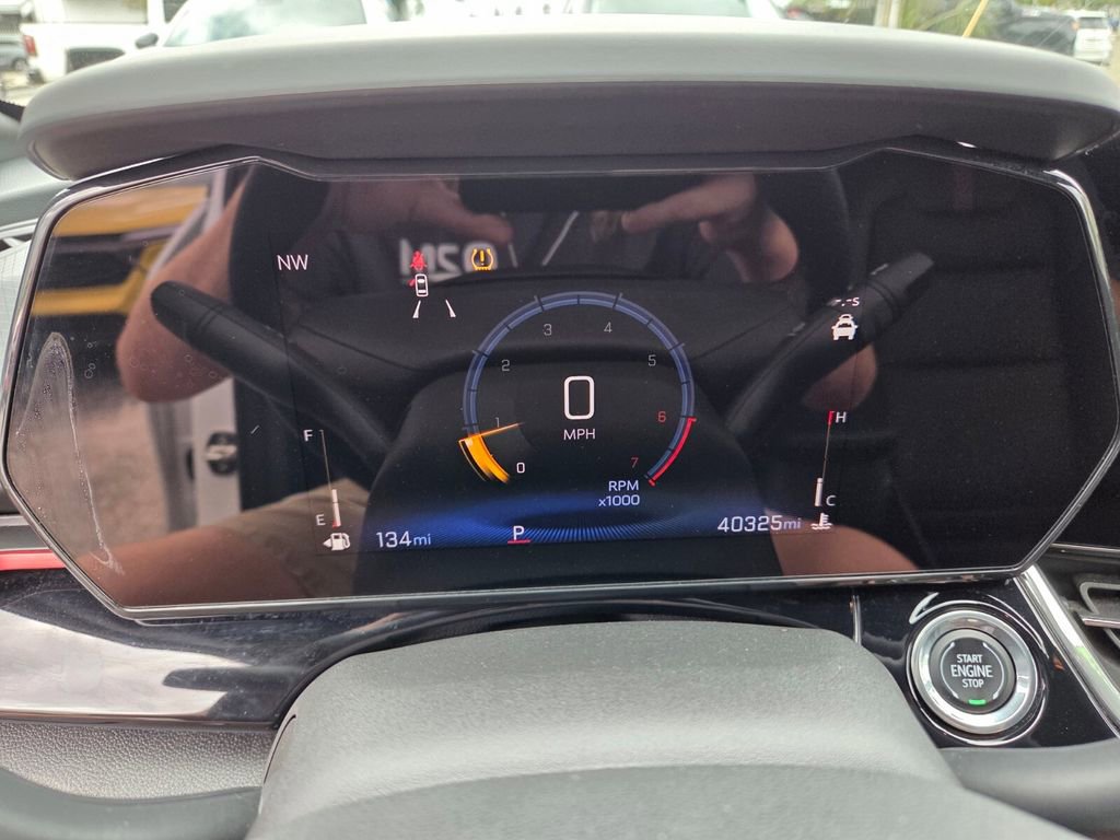 Certified 2024 Chevrolet Trax RS w/ Driver Confidence Package FWD image 32