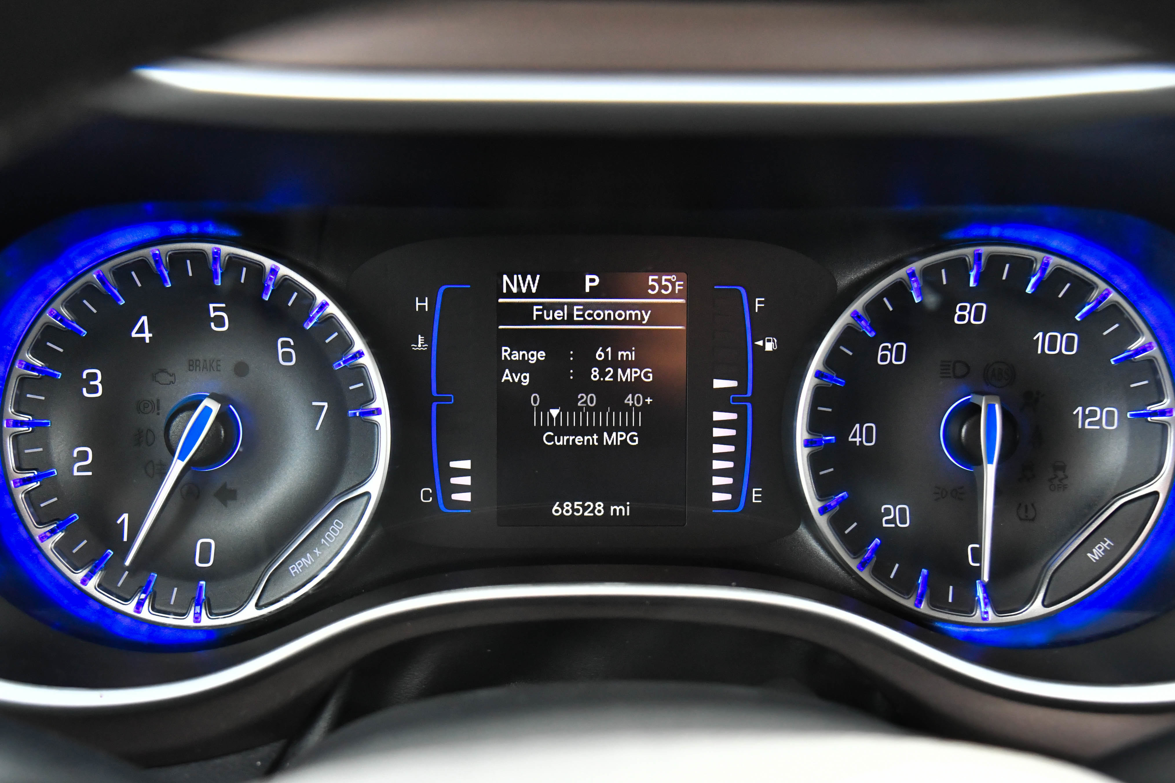 Used 2023 Chrysler Voyager LX FWD image 31