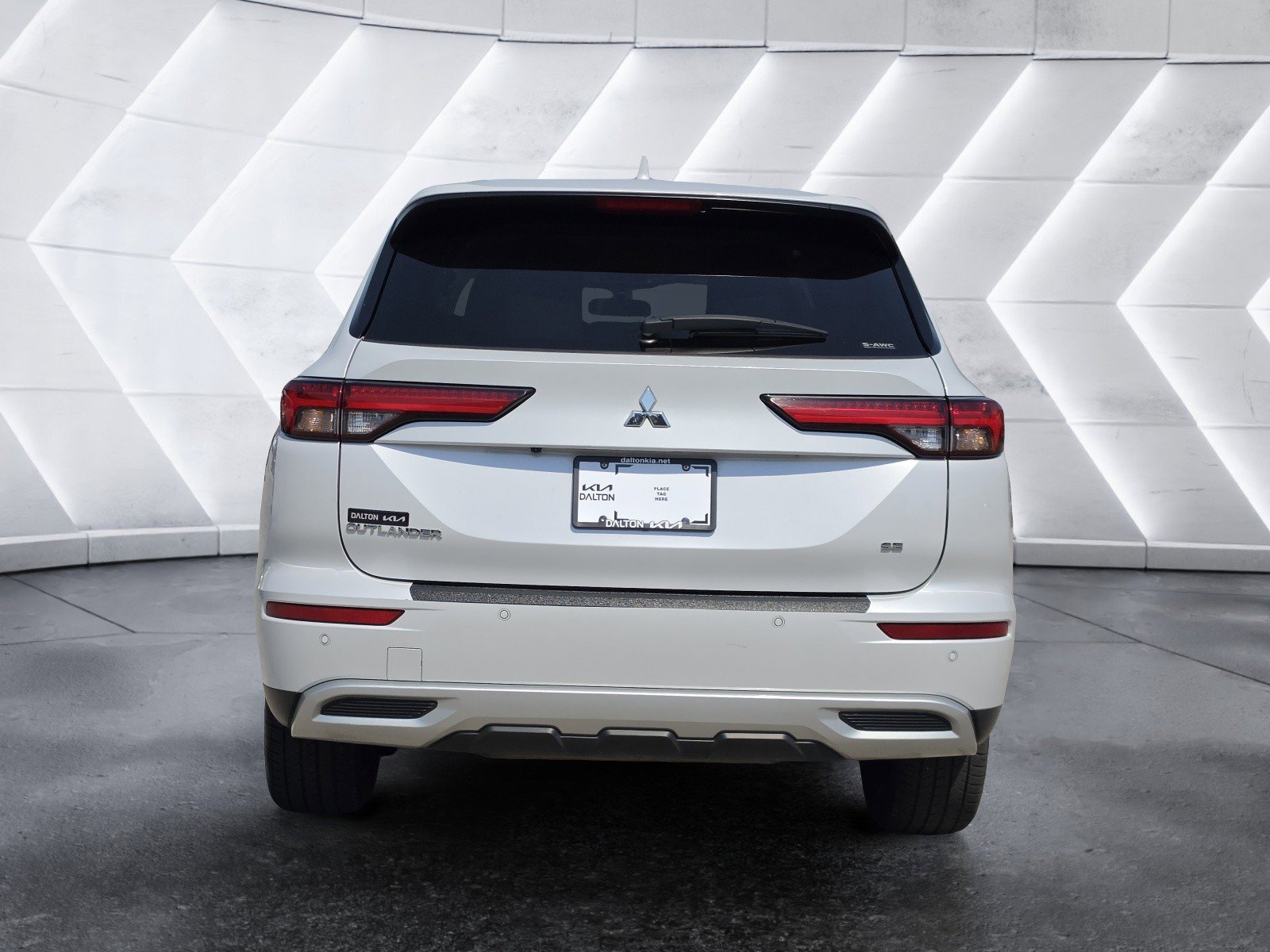 Used 2024 Mitsubishi Outlander SE image 4