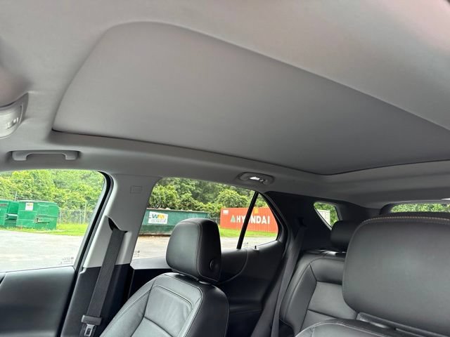Used 2018 Chevrolet Equinox Premier FWD image 16