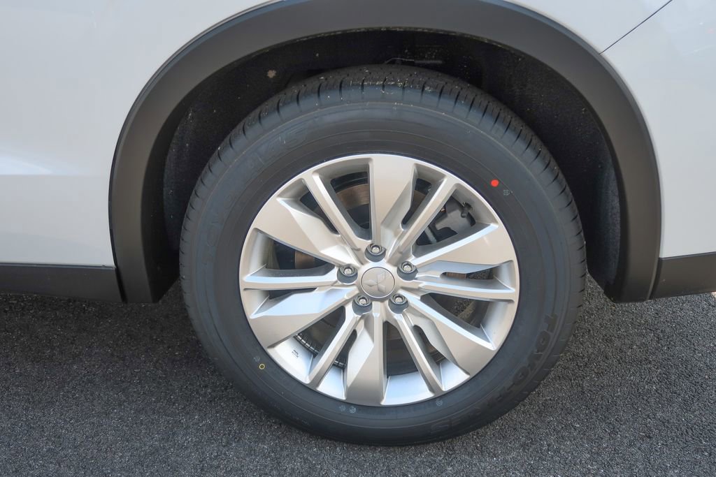 New 2026 Mitsubishi Outlander ES AWD/4WD image 17