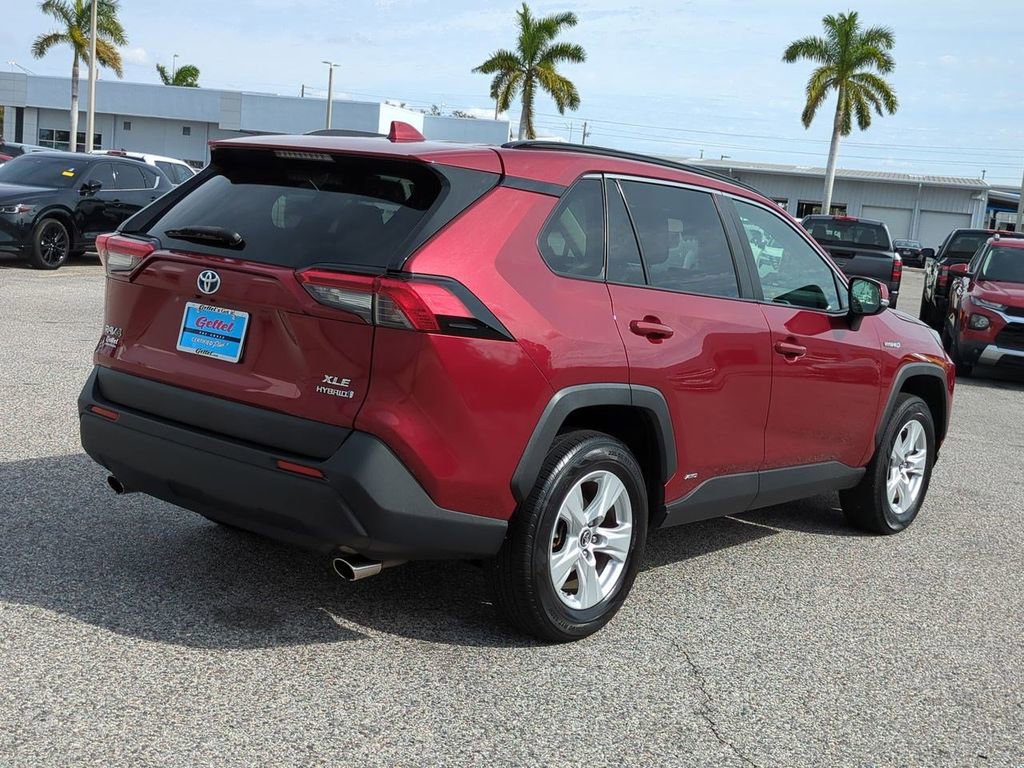 Used 2019 Toyota RAV4 XLE image 5