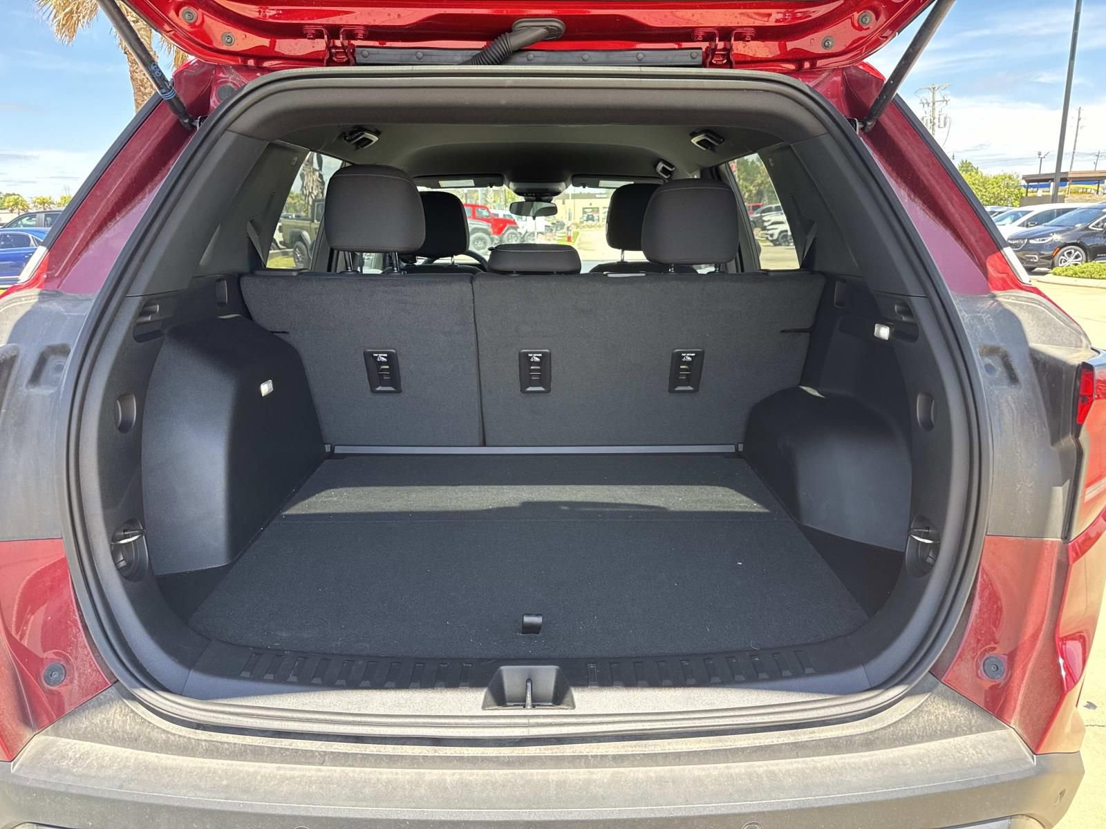 Used 2025 GMC Terrain Elevation image 8