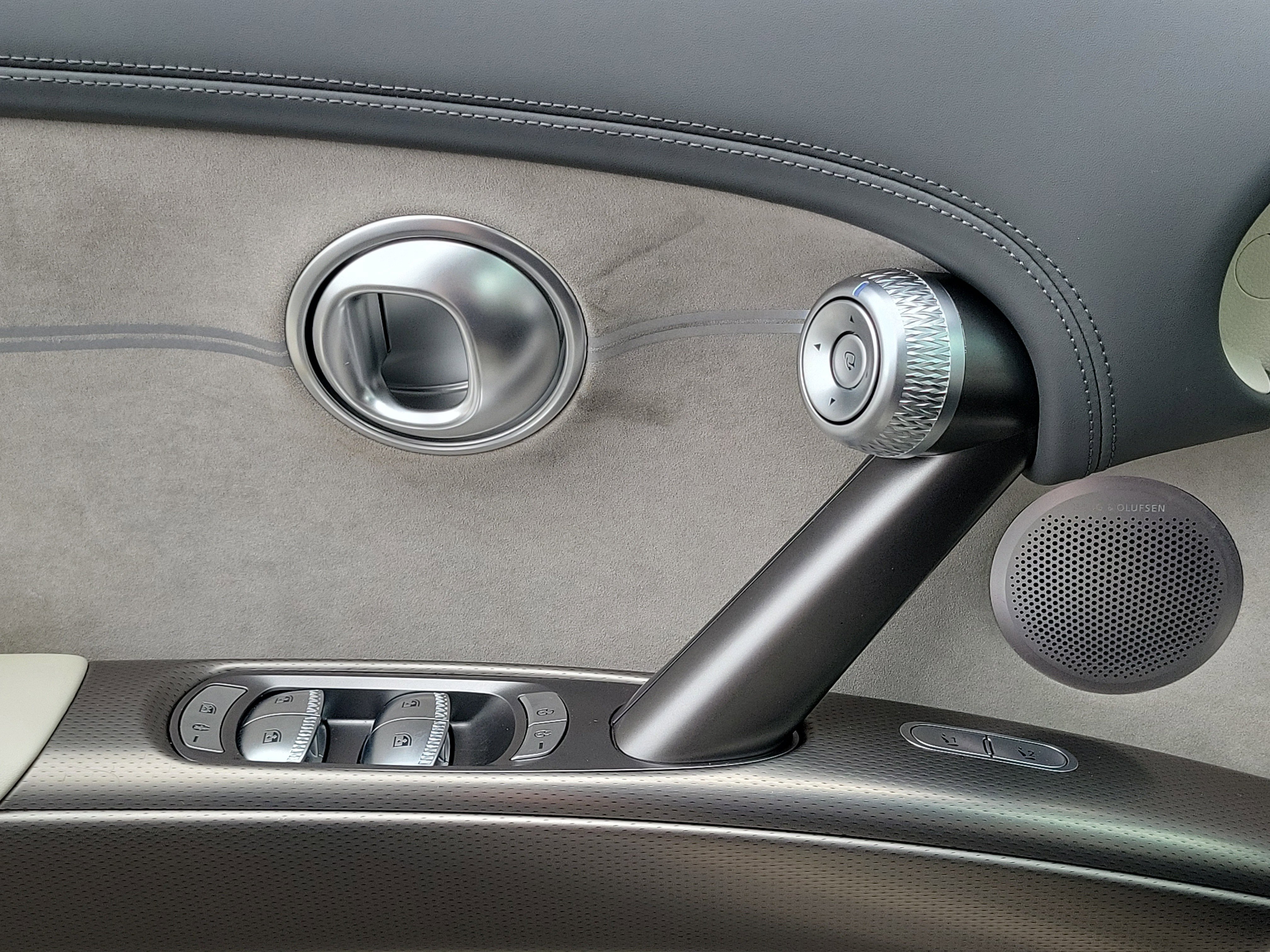 Certified 2023 Genesis GV60 Performance AWD/4WD image 13