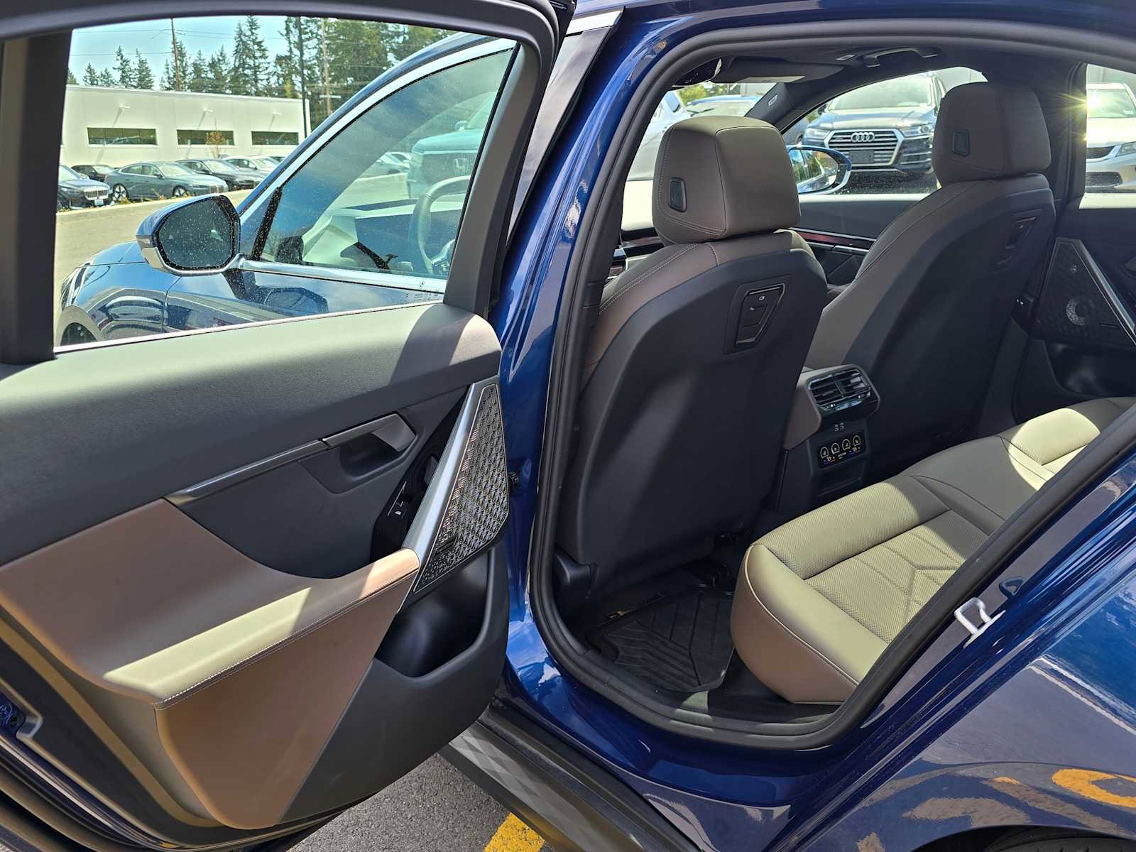 Used 2026 BMW i5 eDrive40 AWD/4WD image 15