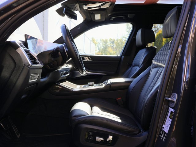 Used 2025 BMW X7 M60i AWD/4WD image 20