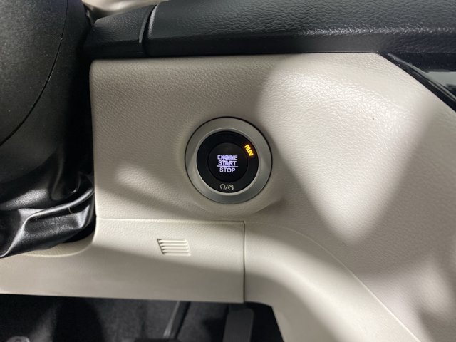 Used 2017 Chrysler Pacifica Touring-L w/ Tire & Wheel Group FWD image 25