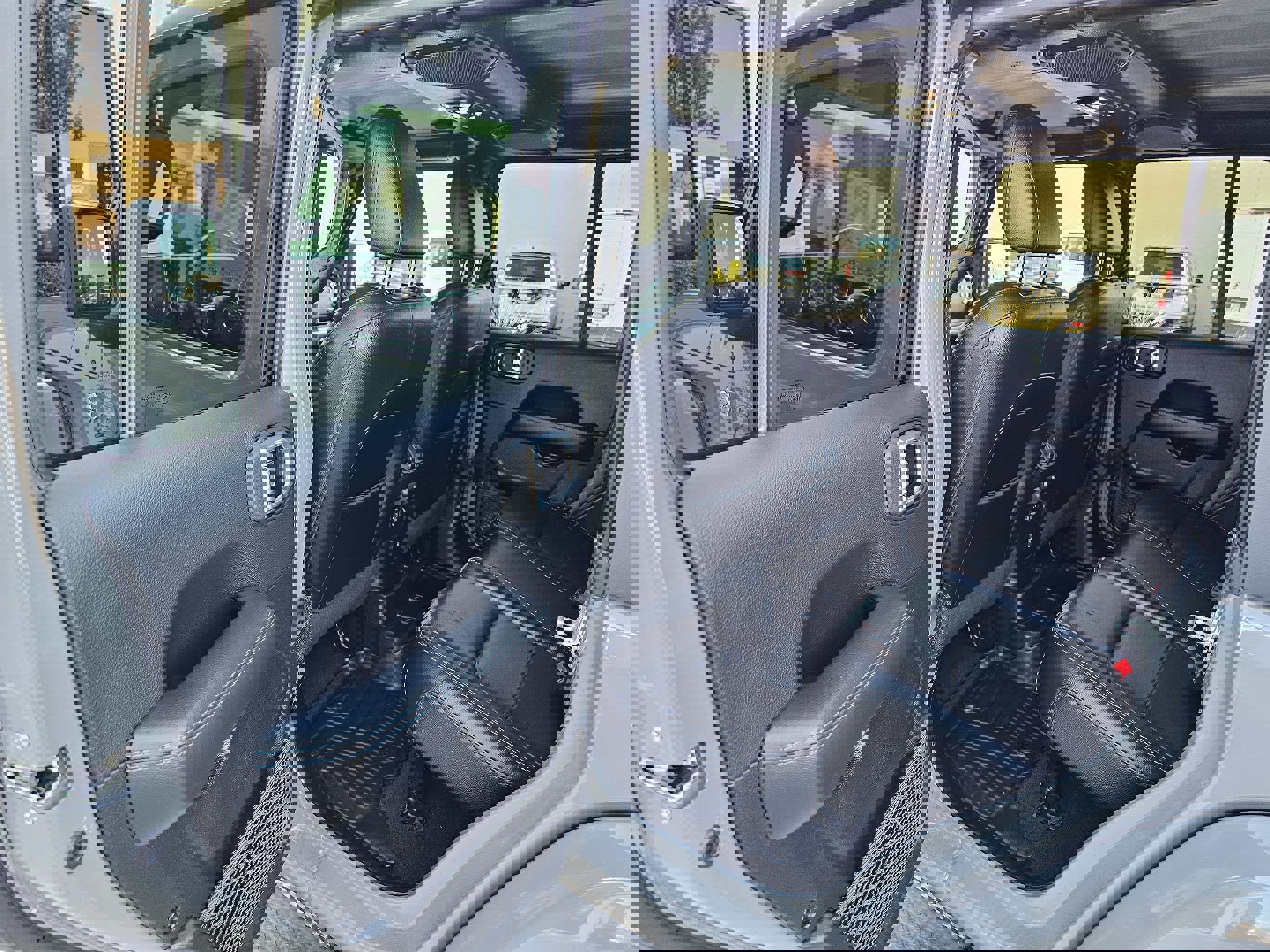 Used 2020 Jeep Wrangler Unlimited Sahara w/ Uconnect 4C Nav & Sound Group image 13