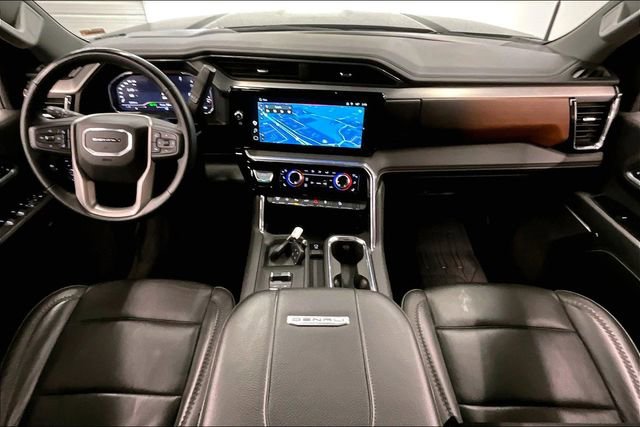 Used 2024 GMC Sierra 2500 Denali w/ Technology Package AWD/4WD image 18