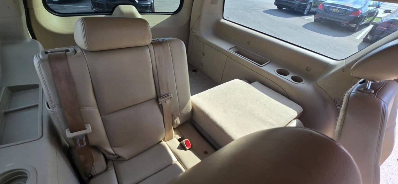 Used 2009 Cadillac Escalade ESV AWD image 31