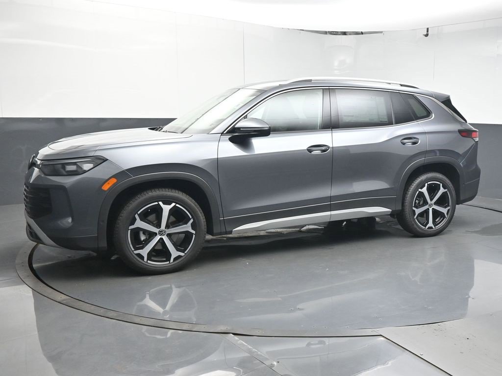 New 2025 Volkswagen Tiguan SE image 4