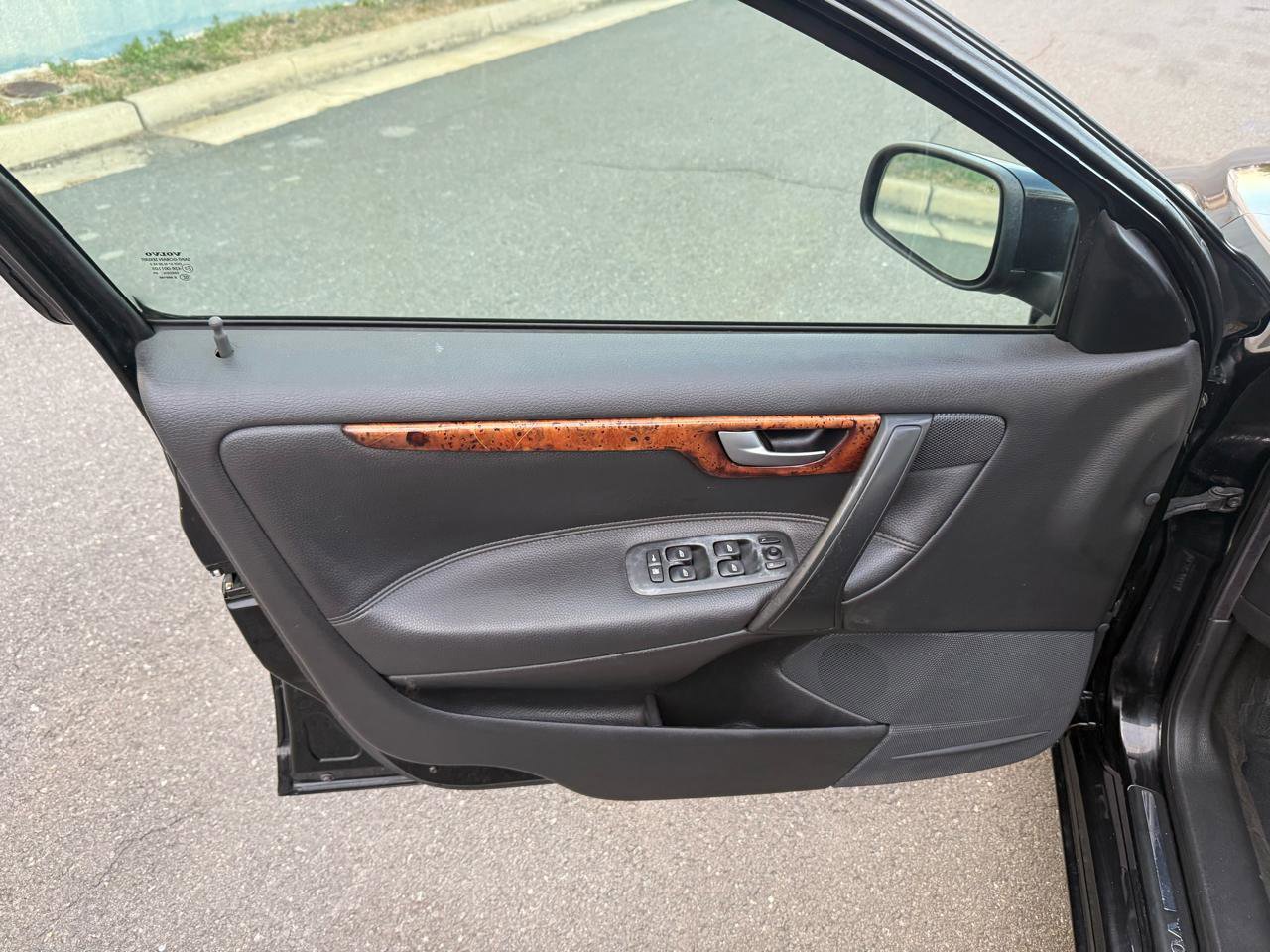 Used 2005 Volvo S60 2.5T image 15