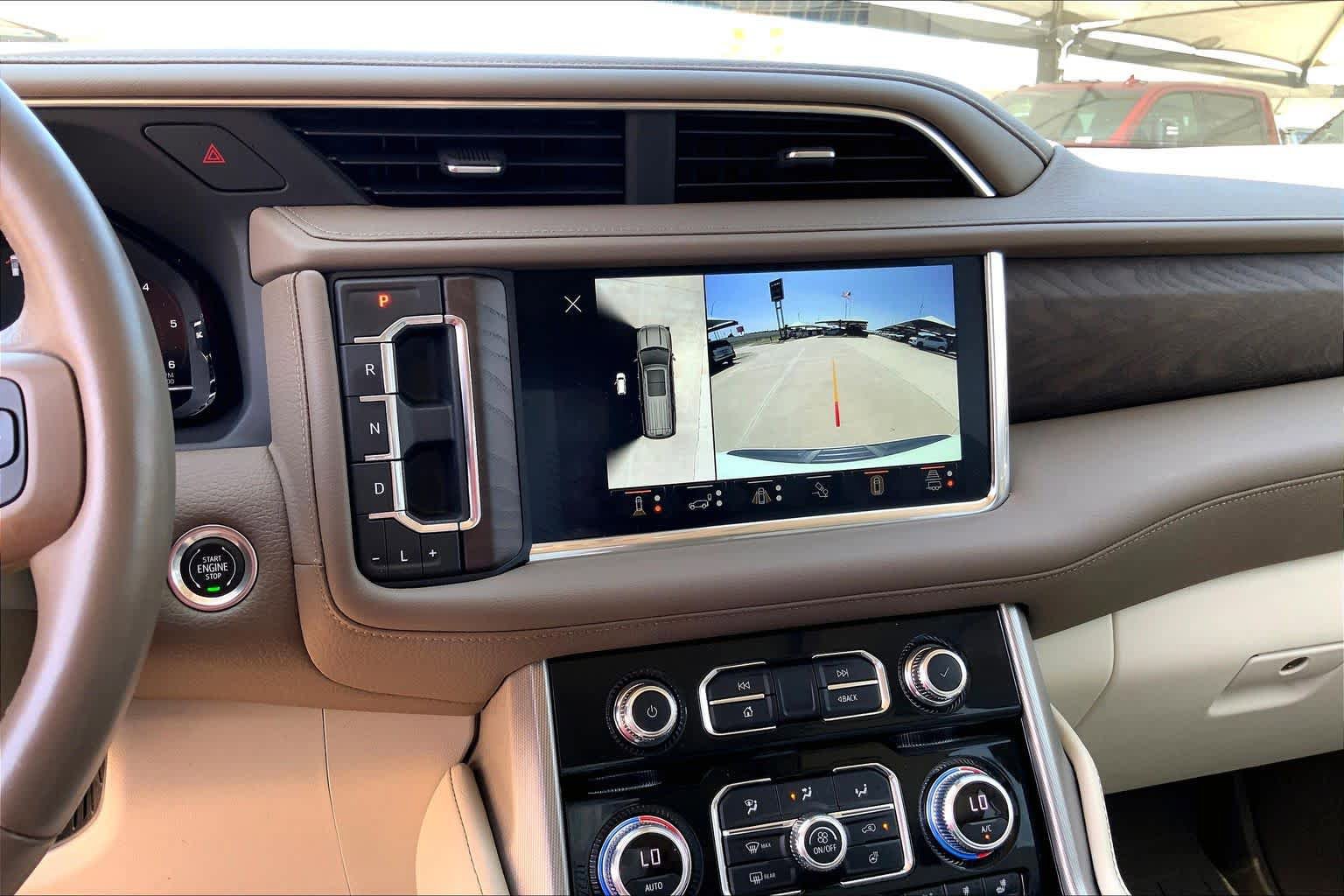 Used 2023 GMC Yukon Denali w/ Advanced Technology Package AWD/4WD image 31