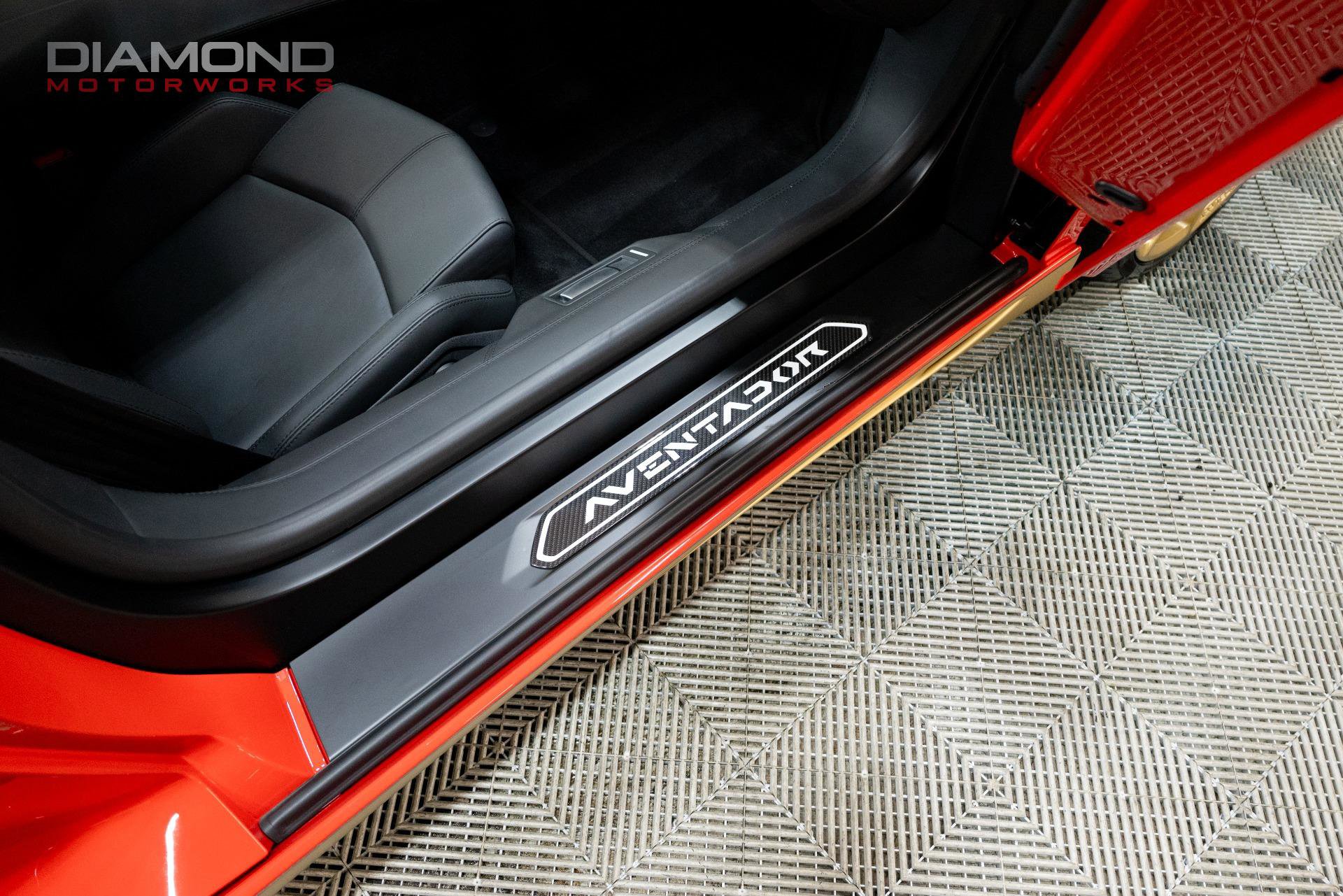 Used 2017 Lamborghini Aventador LP 700-4 image 99
