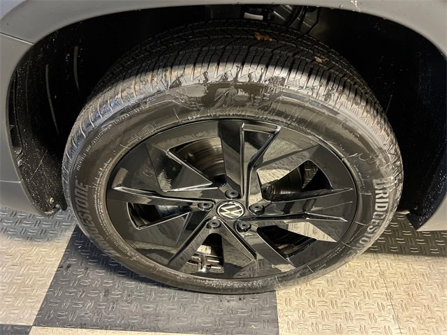 New 2026 Volkswagen Taos SE image 8