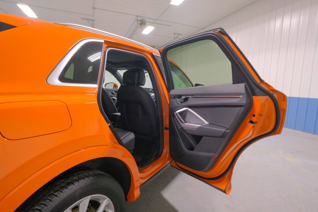 Used 2025 Audi Q3 2.0T Premium image 18