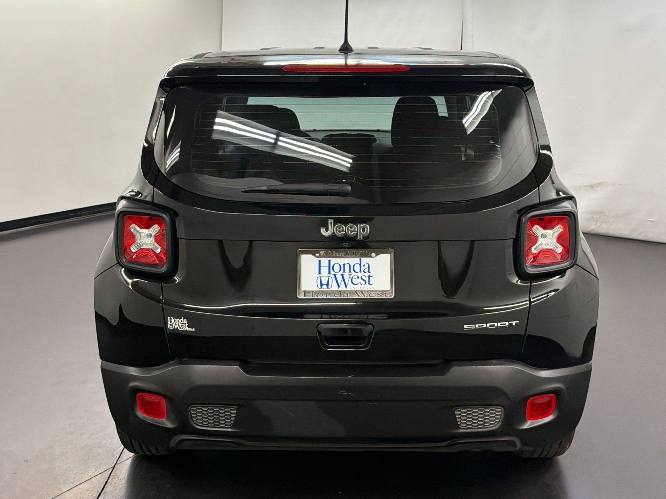 Used 2019 Jeep Renegade Sport FWD image 10
