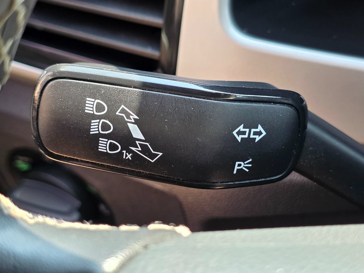 Used 2023 Volkswagen Atlas Cross Sport SE FWD image 48