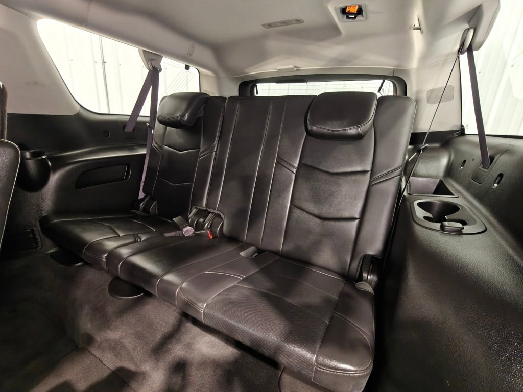 Used 2016 Cadillac Escalade ESV Luxury image 32