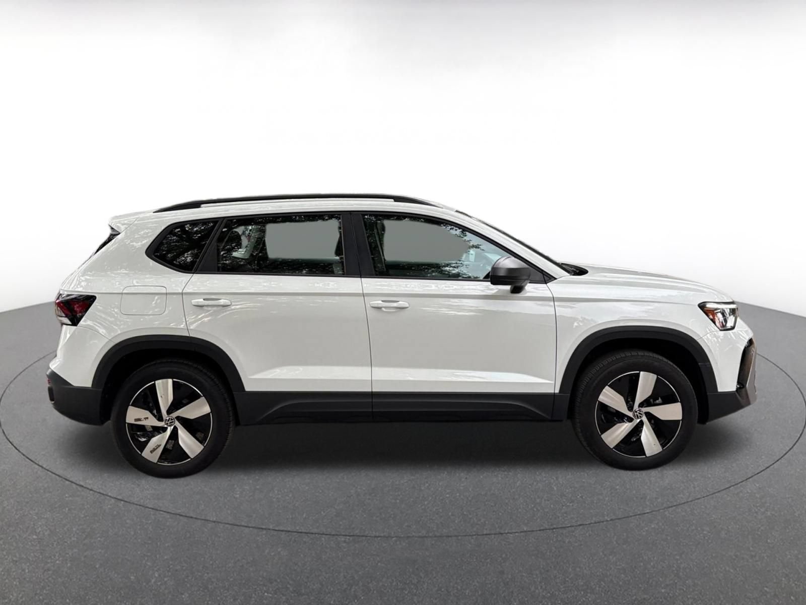 Used 2025 Volkswagen Taos S AWD/4WD image 9