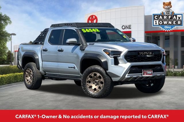 Used 2024 Toyota Tacoma 4x4 Double Cab Hybrid image 2