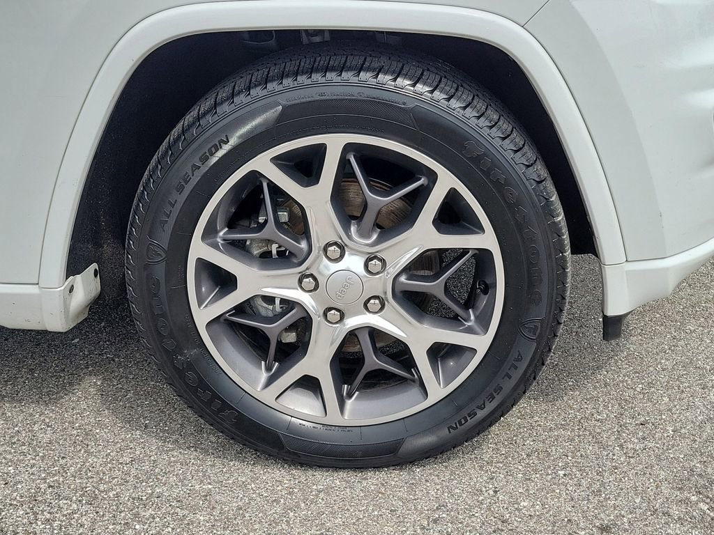 Used 2020 Jeep Grand Cherokee Overland w/ Interior Metal Package AWD/4WD image 7