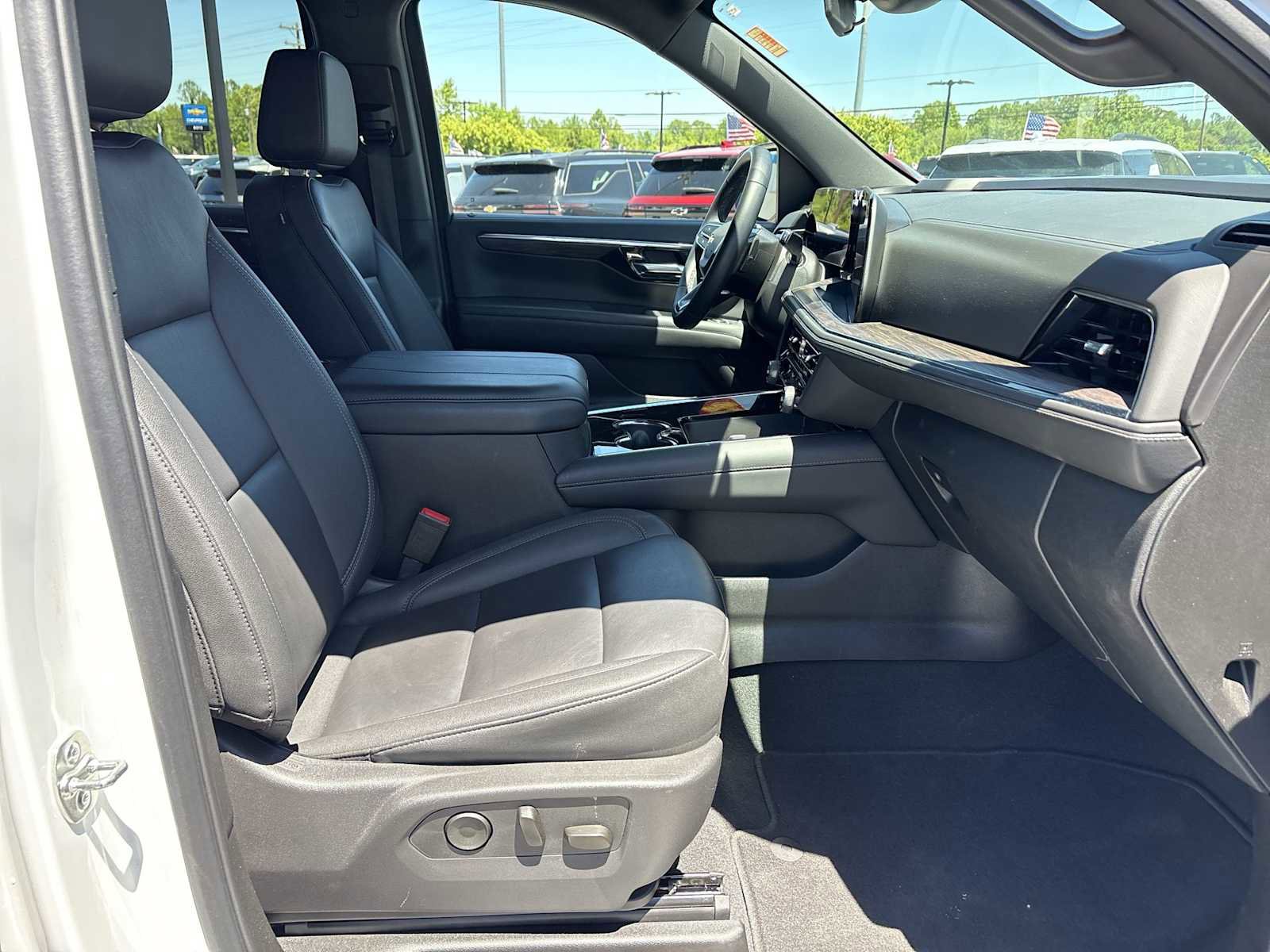 Used 2025 Chevrolet Tahoe LT AWD/4WD image 27
