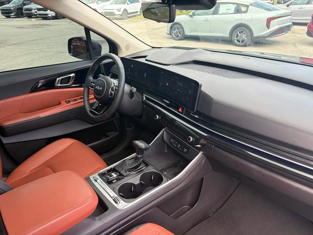 Certified 2025 Kia Carnival SX Prestige image 13