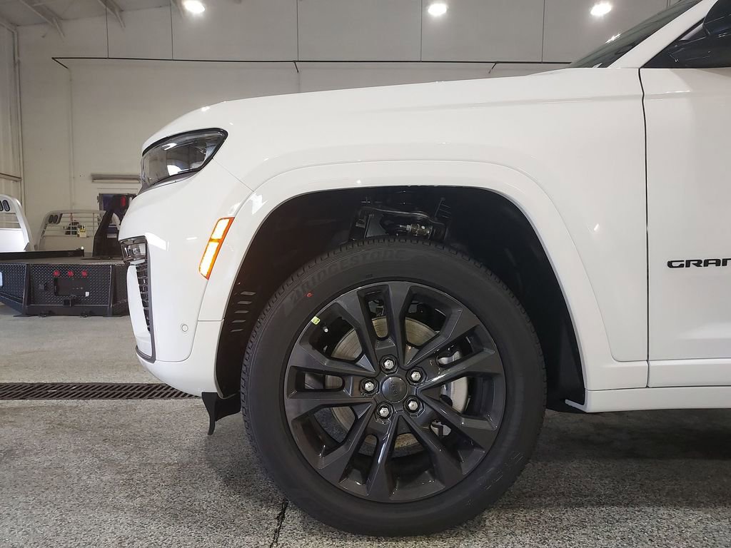 New 2026 Jeep Grand Cherokee L Limited AWD/4WD image 16