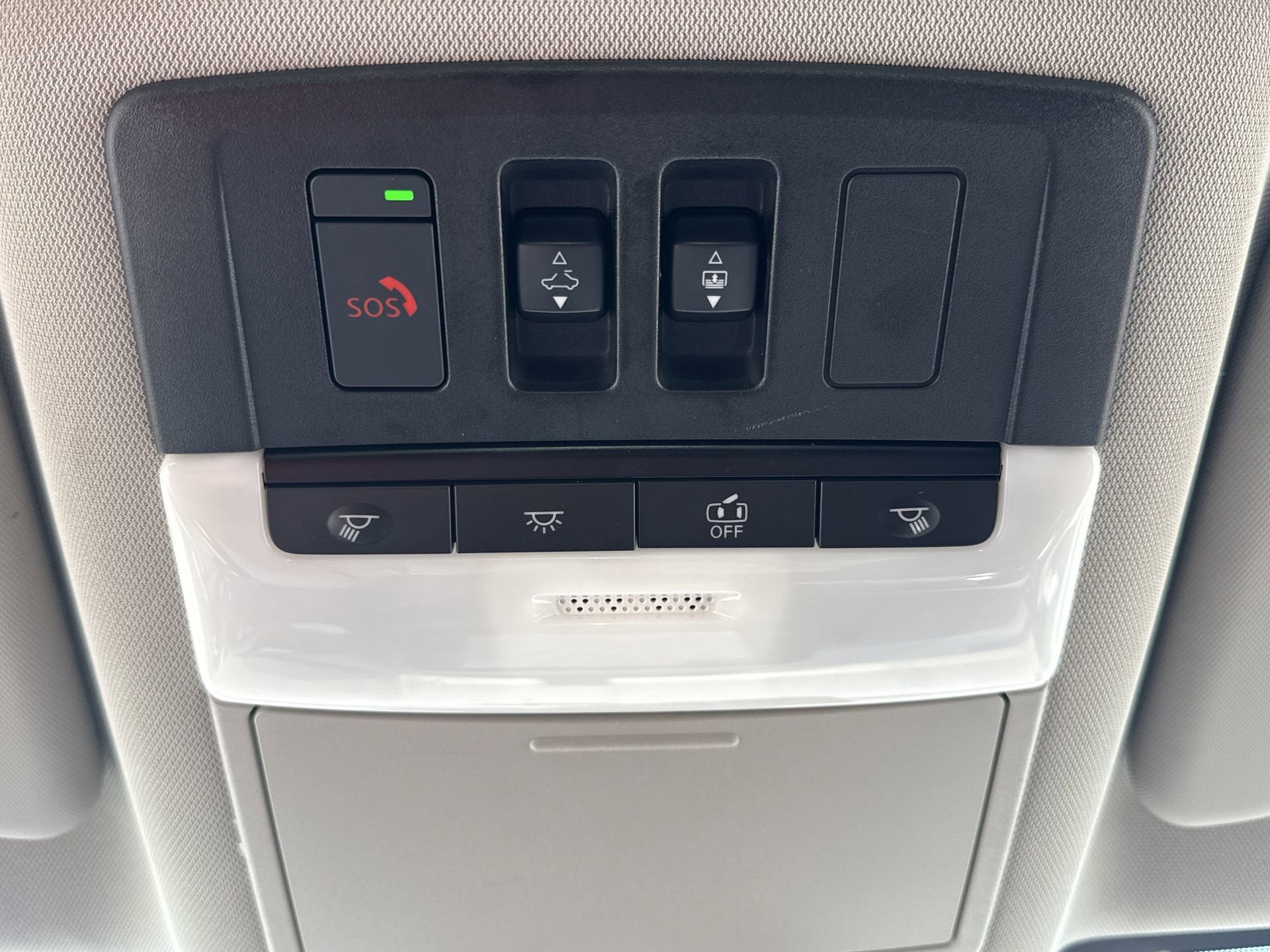 Used 2023 Nissan Rogue SL w/ SL Premium Package FWD image 6