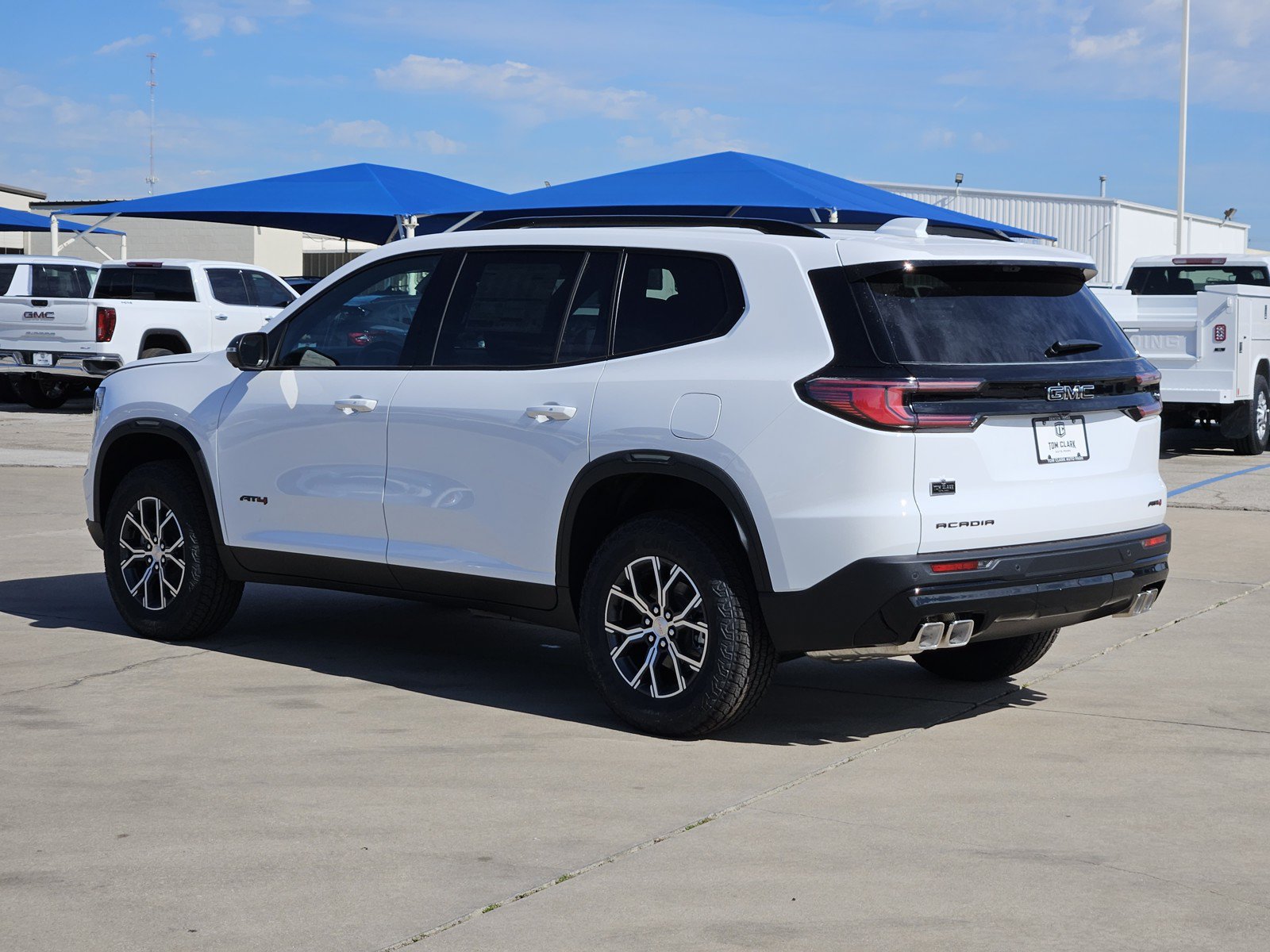 New 2027 GMC Acadia AT4 w/ Luxury Package AWD/4WD image 3