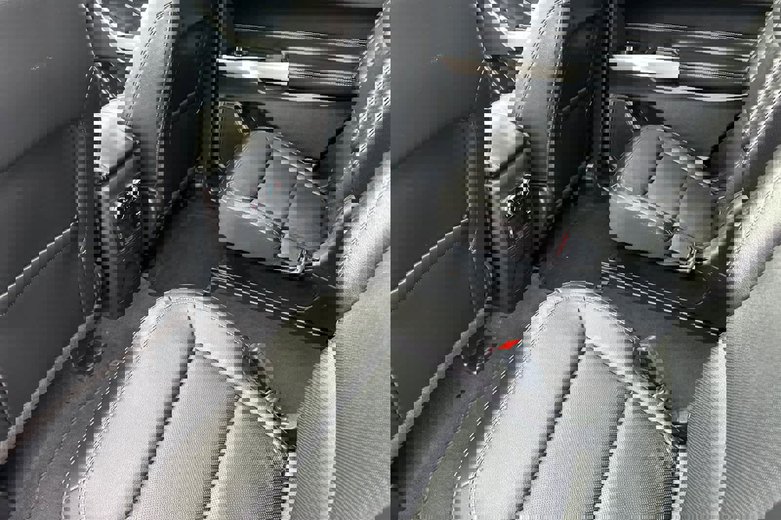 Certified 2022 Ford Explorer Limited w/ Equipment Group 301A image 4