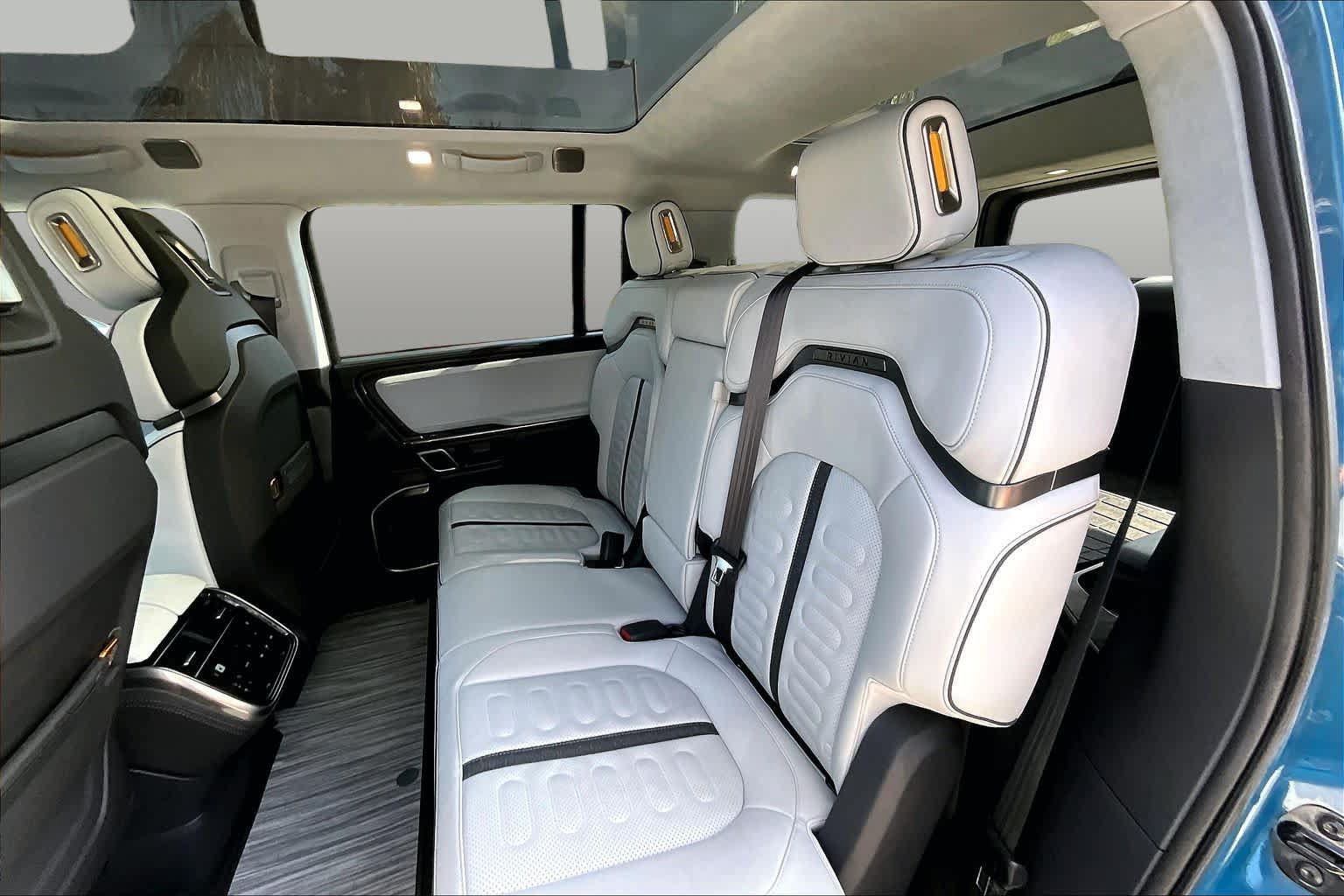 Used 2023 Rivian R1S Adventure AWD/4WD image 20