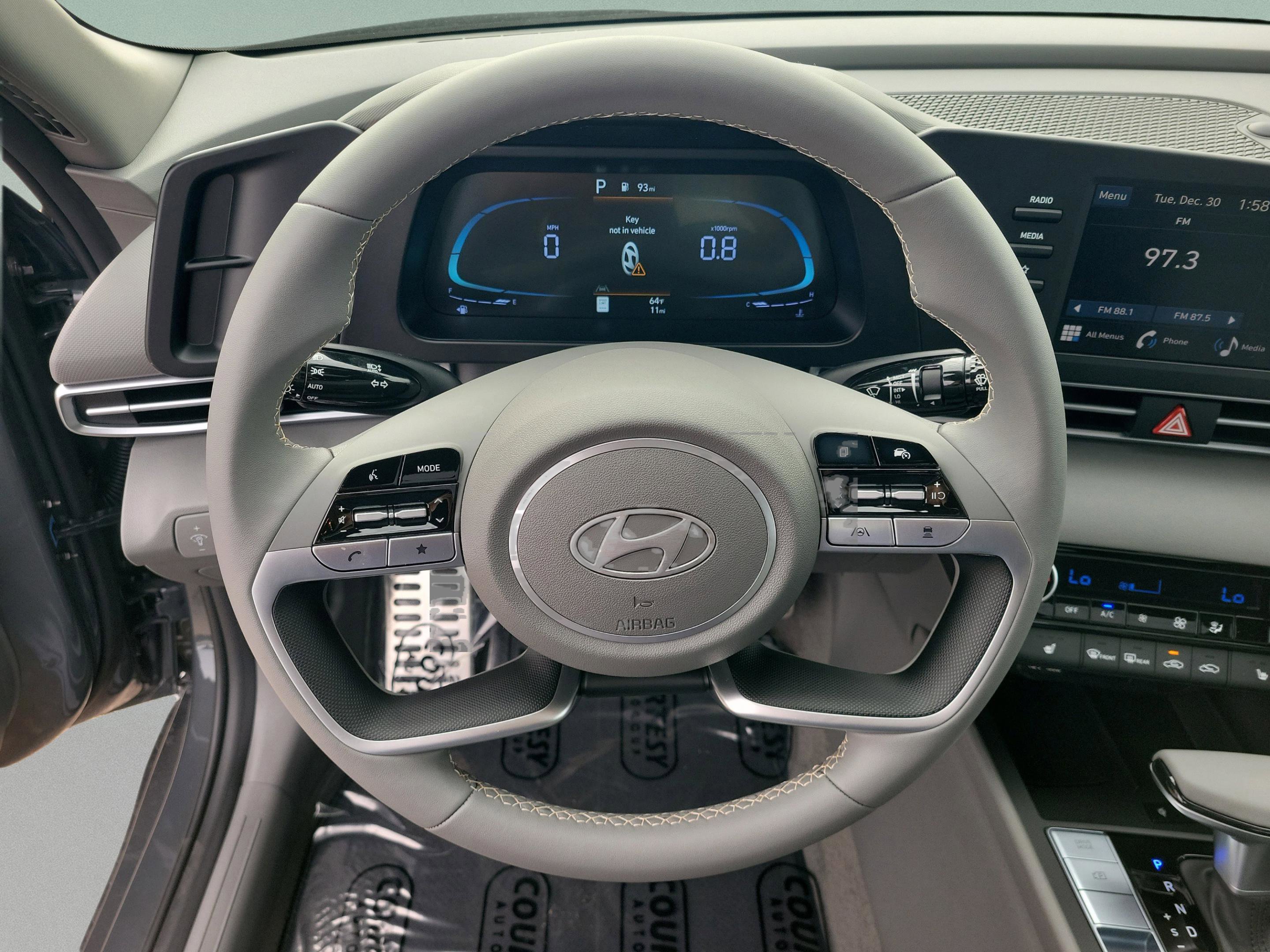 New 2026 Hyundai Elantra SEL Sport image 17
