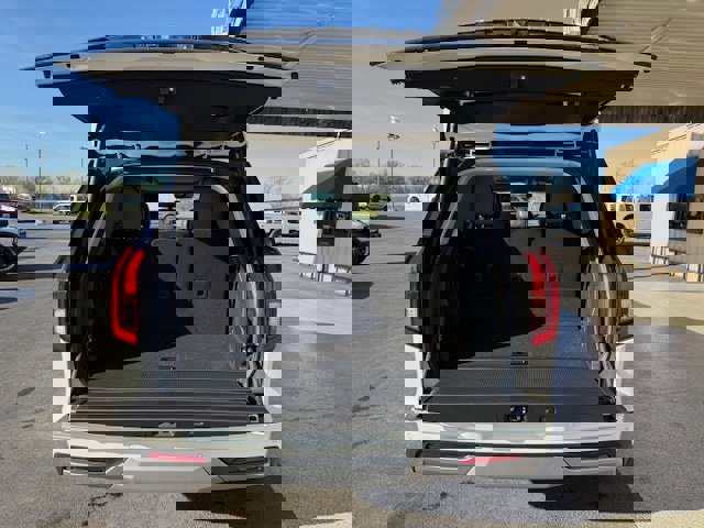 New 2026 Ford Expedition Platinum w/ Driver's Package image 8