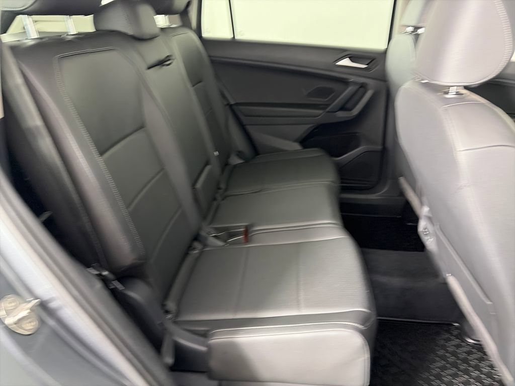 Used 2019 Volkswagen Tiguan SEL AWD/4WD image 29