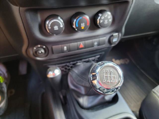 Used 2017 Jeep Wrangler Unlimited Sahara w/ Dual Top Group AWD/4WD image 20