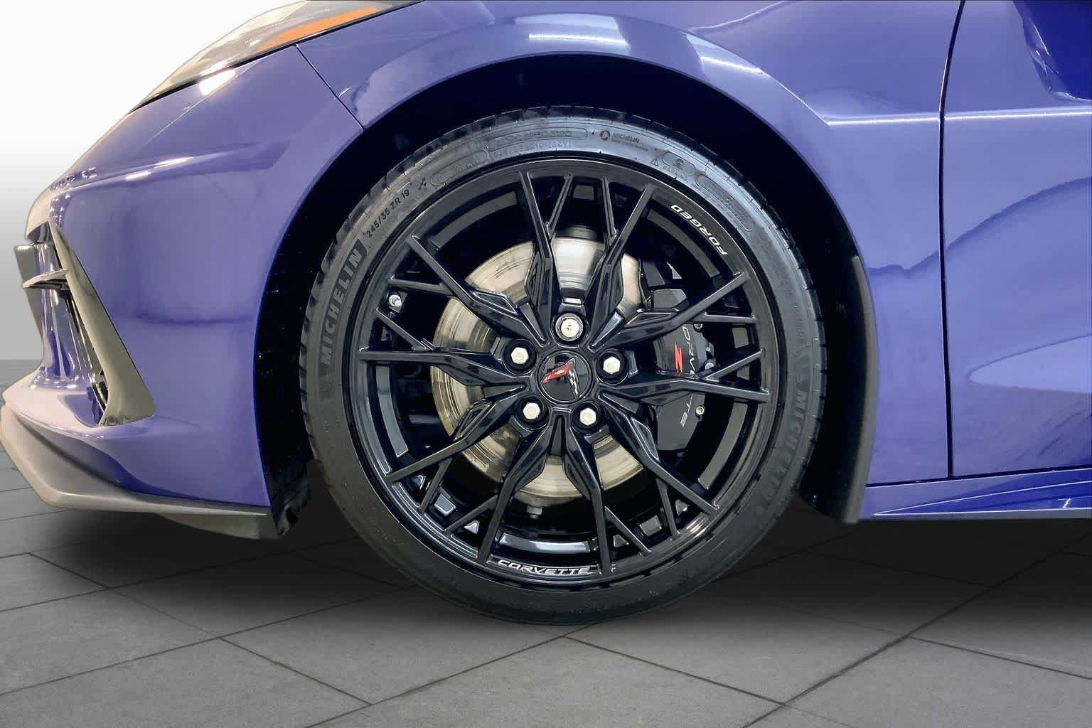 Used 2025 Chevrolet Corvette Stingray Premium Conv w/ Z51 Performance Package RWD image 8