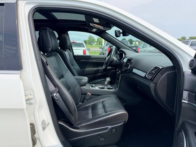 Used 2020 Jeep Grand Cherokee Overland AWD/4WD image 11